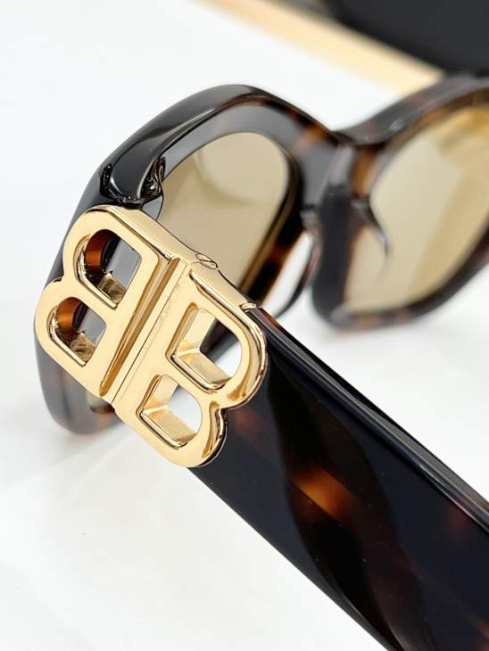 Picture of Balenciaga Sunglasses _SKUfw80274738fw